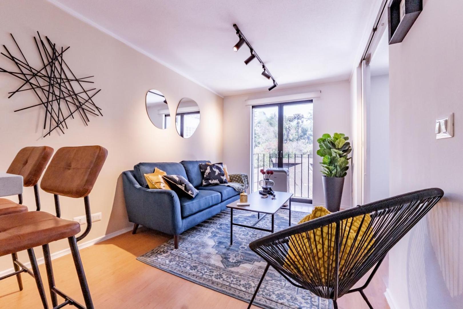 San Carlos Rentals - Lastarria Santiago Exterior photo